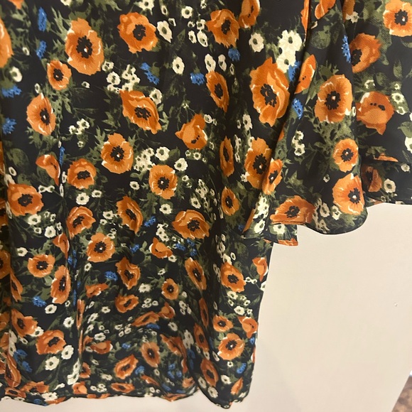 NWT Elsie & Zoey floral flowing top size L/XL - Picture 10 of 16
